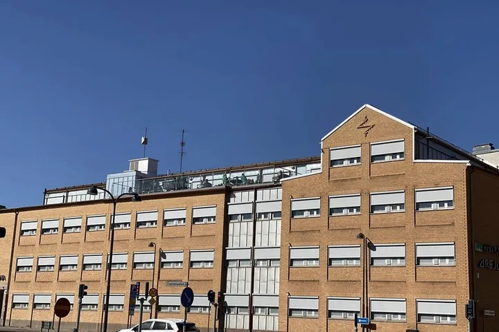 Duvan 23 in Kalmar: yellow-brick four-storey building
