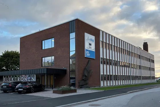 Elefanten 30 i Oskarshamn: nyrenoverat kontorshus i rött tegel med skylten Elefanten