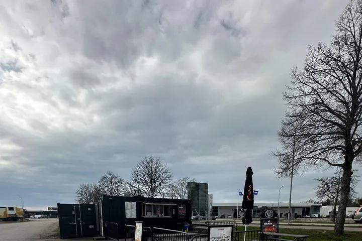 Uteservering och containrar på Navet 2