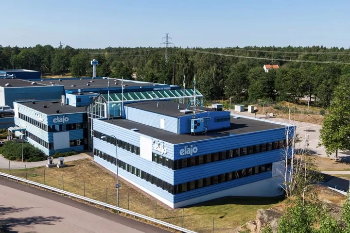 Snickeriet 14 från luften med kontorshuset i förgrunden